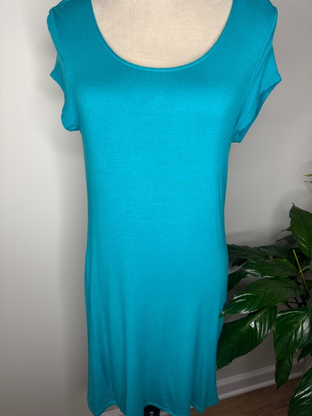 Heart Hips Teal Scoop-Neck Midi Dress